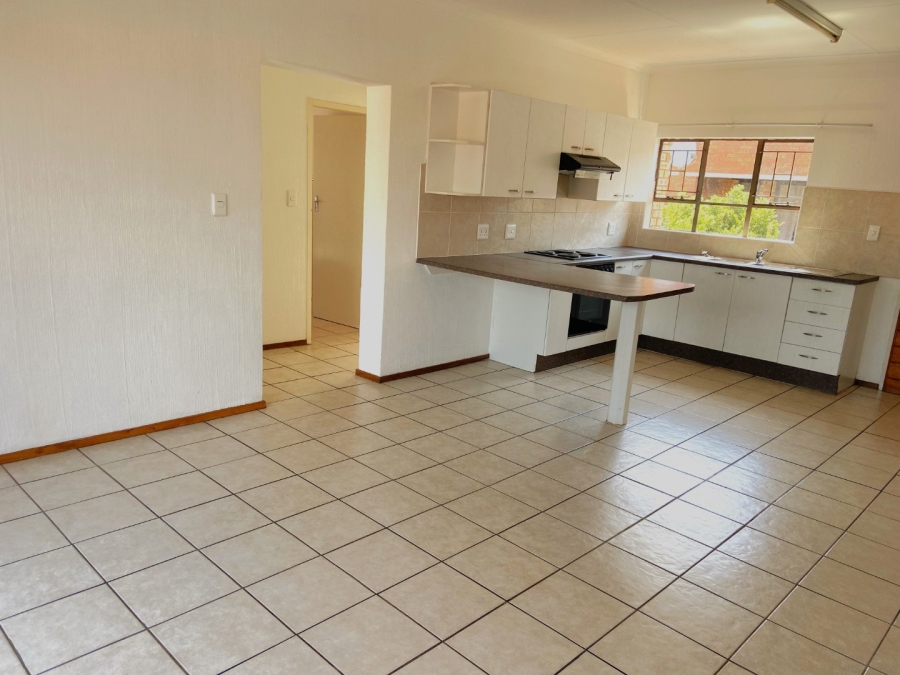 To Let 2 Bedroom Property for Rent in Weltevreden Park Gauteng