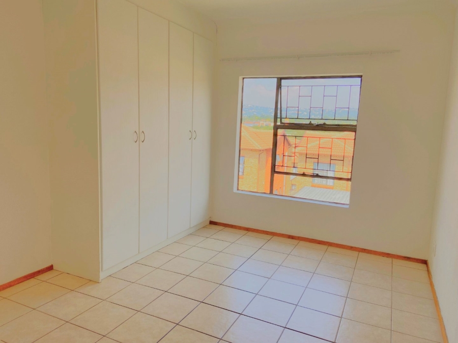 To Let 2 Bedroom Property for Rent in Weltevreden Park Gauteng