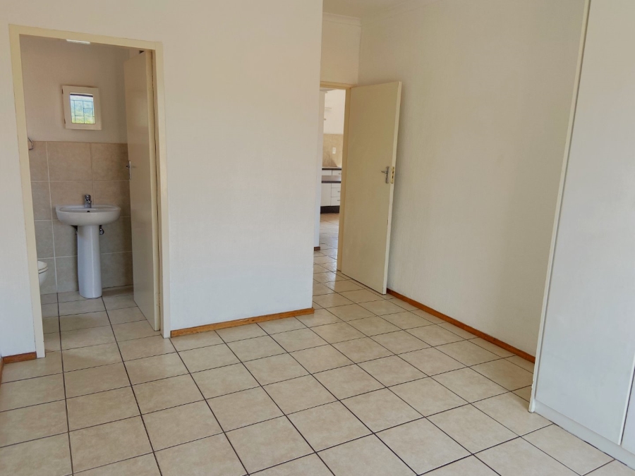 To Let 2 Bedroom Property for Rent in Weltevreden Park Gauteng