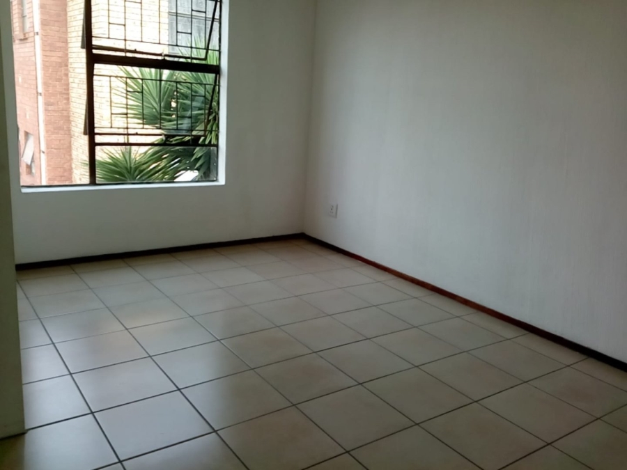 To Let 2 Bedroom Property for Rent in Weltevreden Park Gauteng