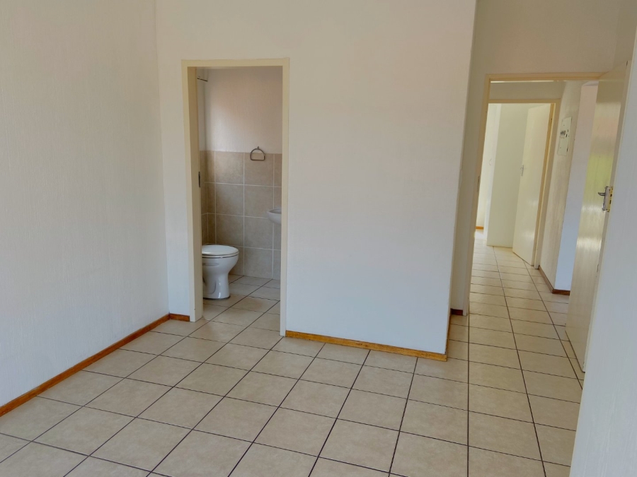 To Let 2 Bedroom Property for Rent in Weltevreden Park Gauteng