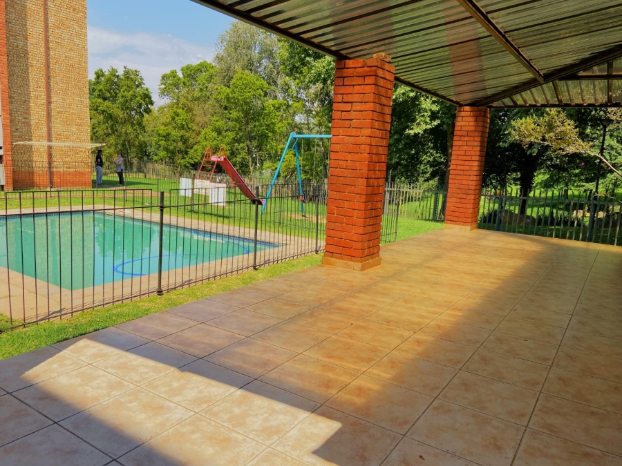 To Let 2 Bedroom Property for Rent in Weltevreden Park Gauteng