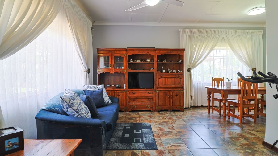 3 Bedroom Property for Sale in Robertsham Gauteng