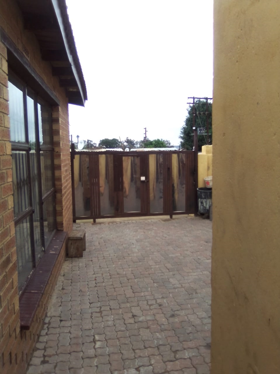 2 Bedroom Property for Sale in Kaalfontein Gauteng