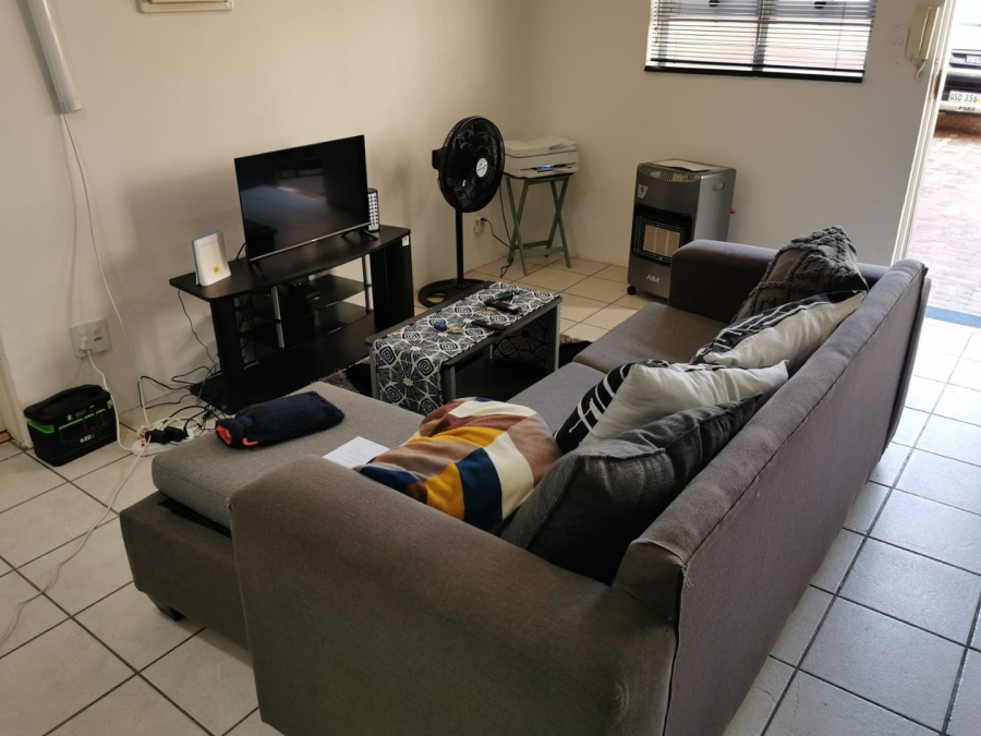 1 Bedroom Property for Sale in Morningside Manor Gauteng