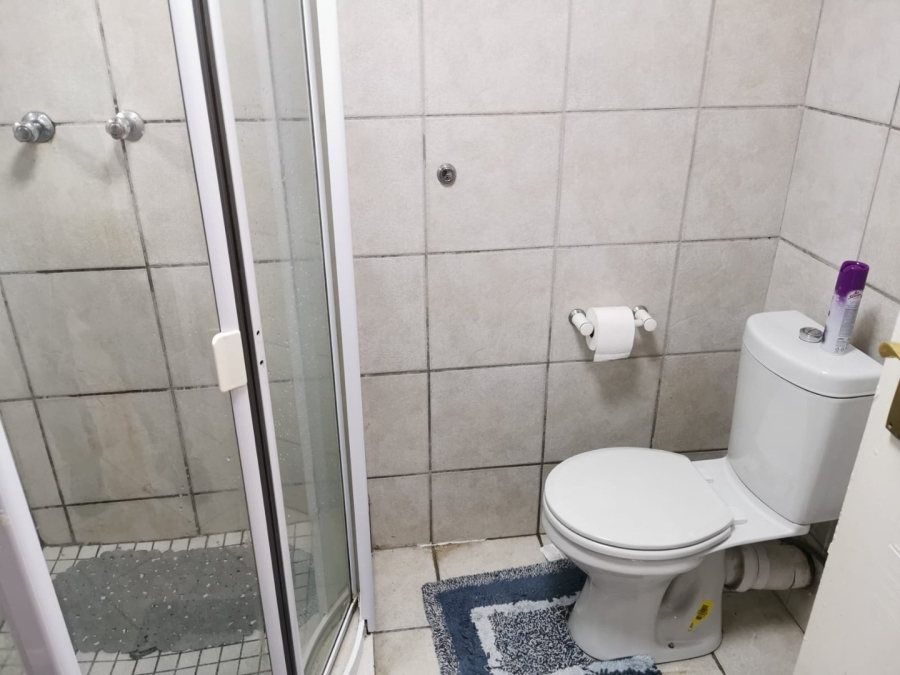 1 Bedroom Property for Sale in Morningside Manor Gauteng