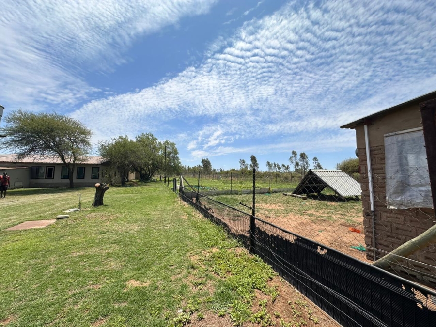  Bedroom Property for Sale in Lusthof Gauteng