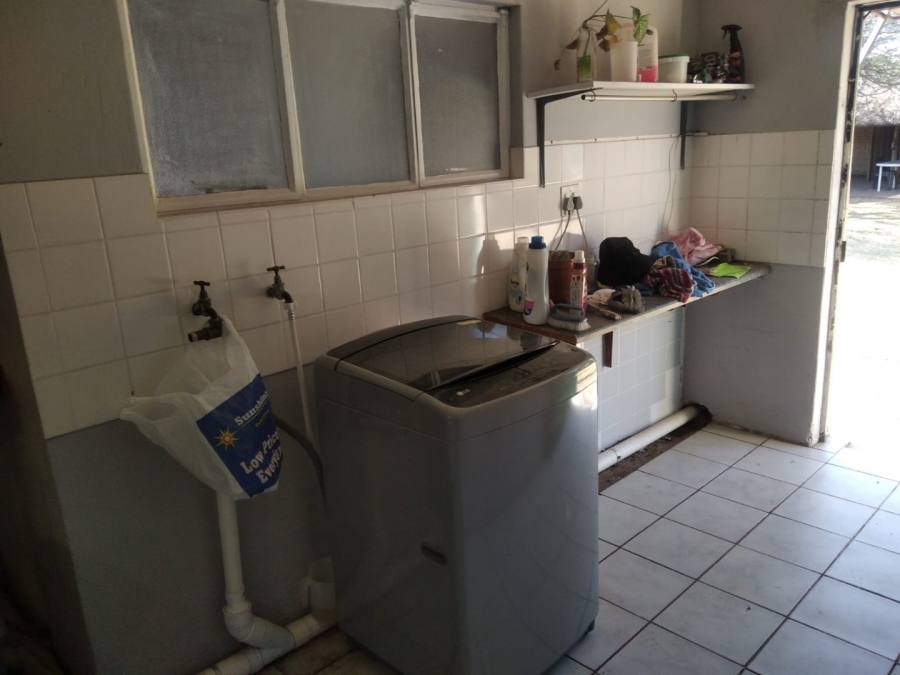  Bedroom Property for Sale in Lusthof Gauteng