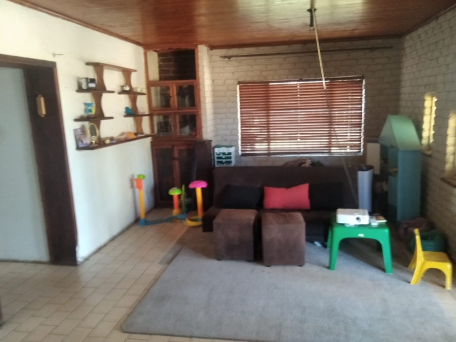  Bedroom Property for Sale in Lusthof Gauteng