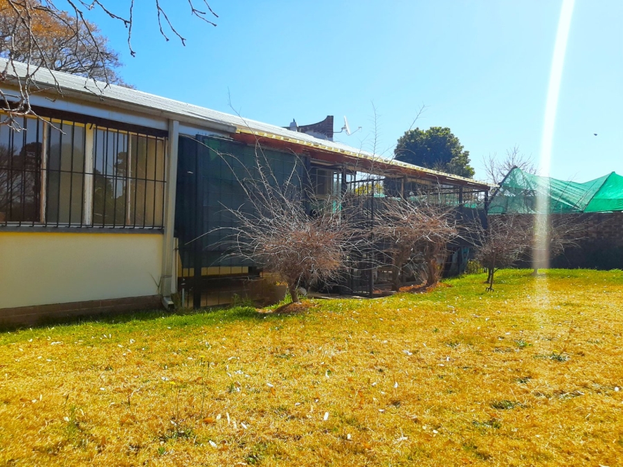 To Let 2 Bedroom Property for Rent in Glen Austin Gauteng