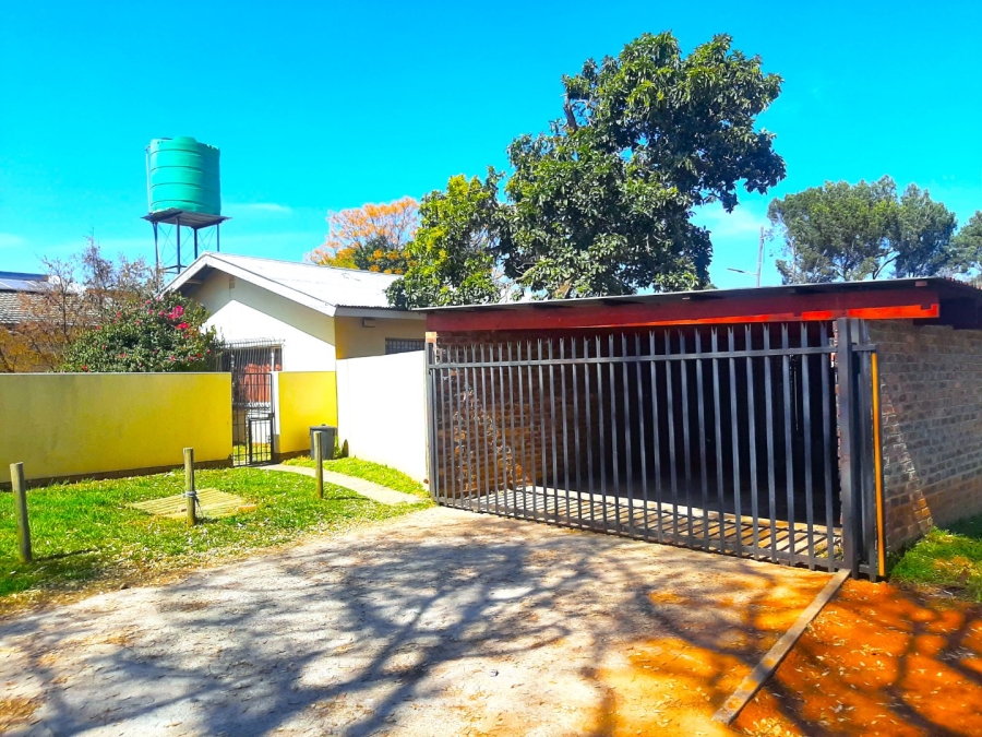 To Let 2 Bedroom Property for Rent in Glen Austin Gauteng