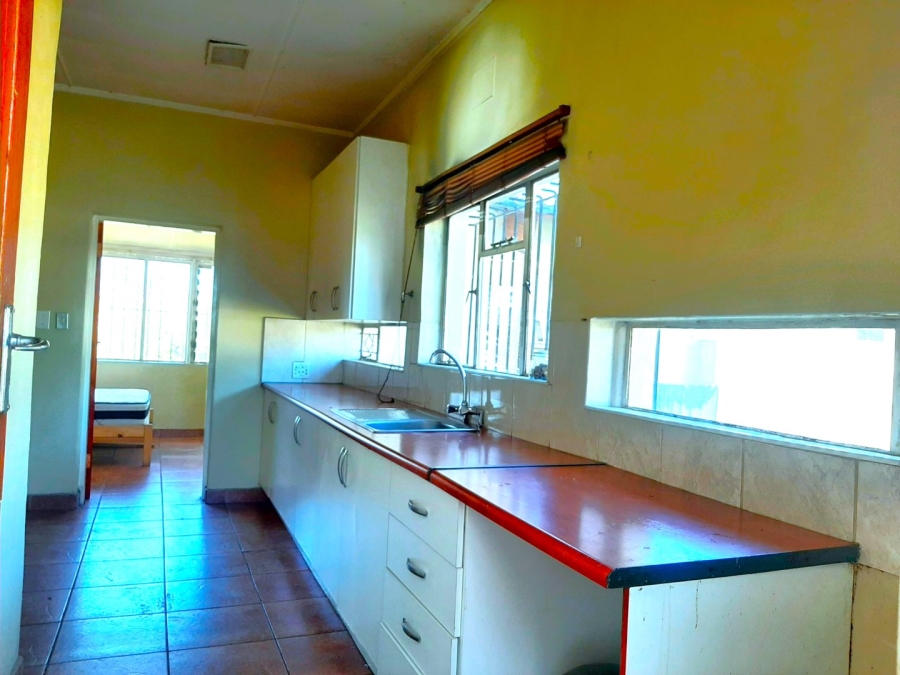 To Let 2 Bedroom Property for Rent in Glen Austin Gauteng