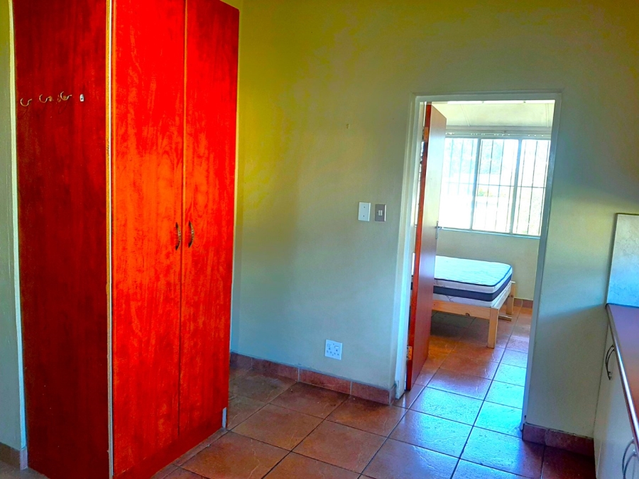 To Let 2 Bedroom Property for Rent in Glen Austin Gauteng