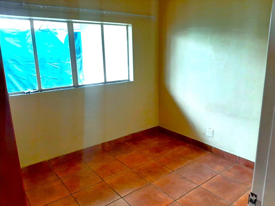 To Let 2 Bedroom Property for Rent in Glen Austin Gauteng