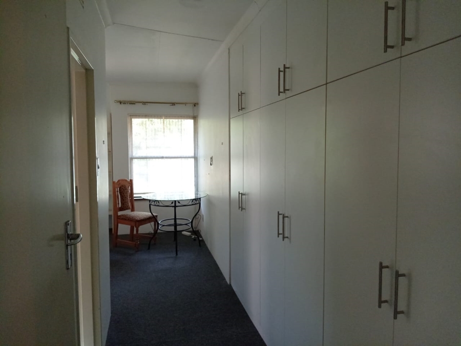 To Let 1 Bedroom Property for Rent in Parktown Gauteng