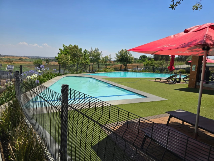 2 Bedroom Property for Sale in Lilianton Gauteng