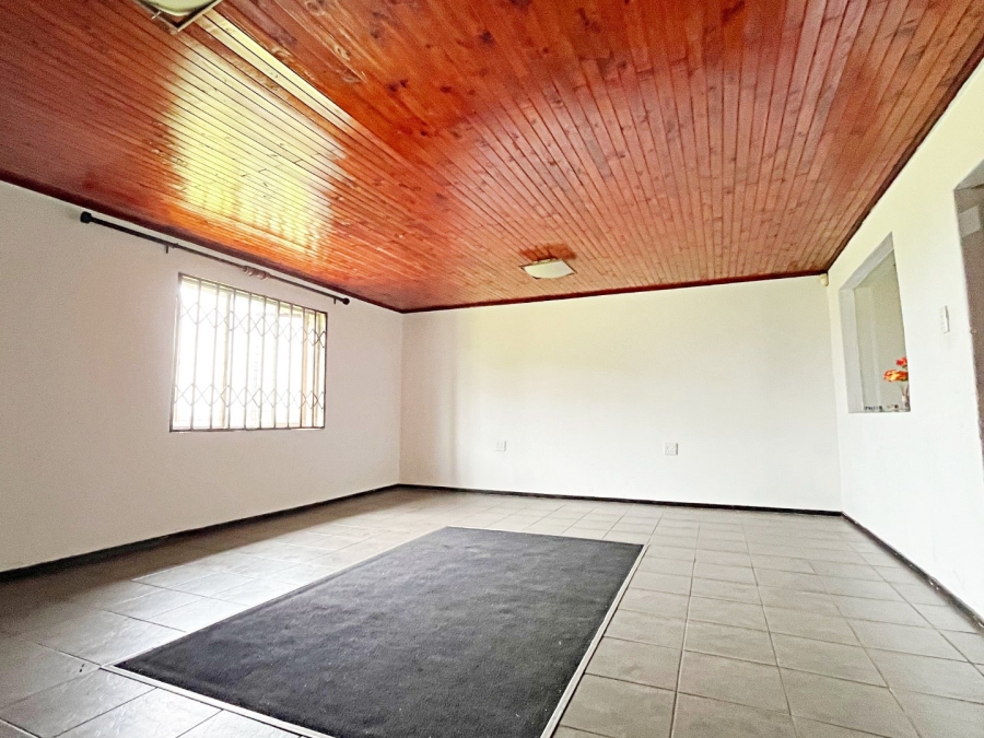 To Let 4 Bedroom Property for Rent in Glen Austin Gauteng