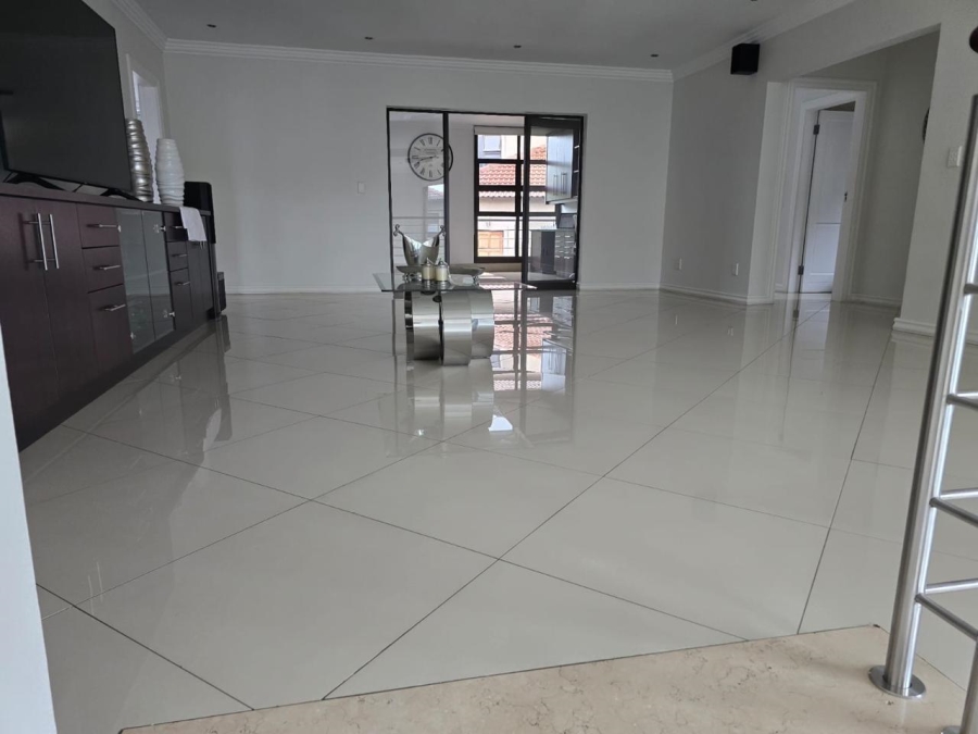 To Let 5 Bedroom Property for Rent in Aspen Hills Gauteng