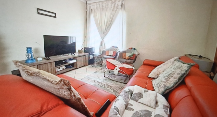 3 Bedroom Property for Sale in Blue Hills AH Gauteng