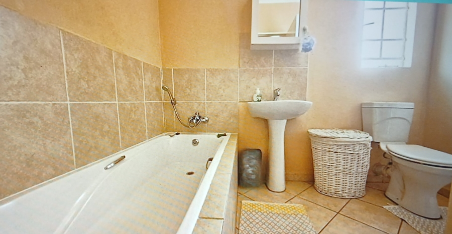 3 Bedroom Property for Sale in Blue Hills AH Gauteng