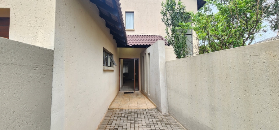 3 Bedroom Property for Sale in Raslouw Manor Gauteng