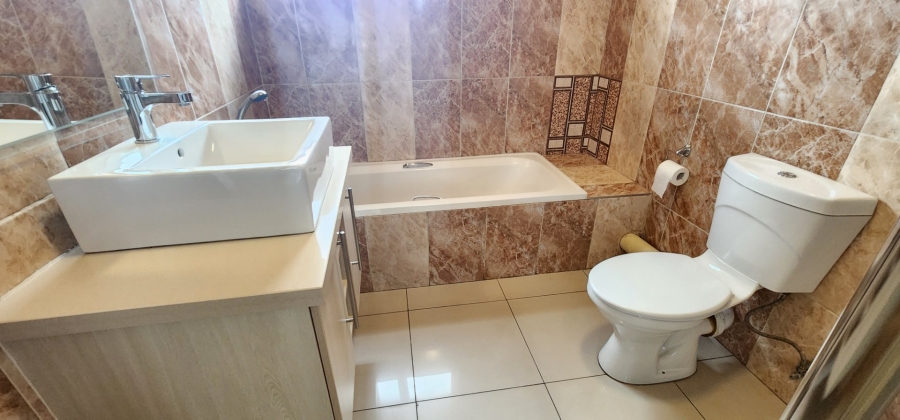 3 Bedroom Property for Sale in Raslouw Manor Gauteng