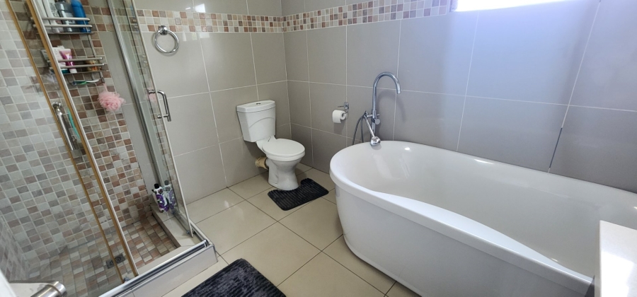 3 Bedroom Property for Sale in Raslouw Manor Gauteng