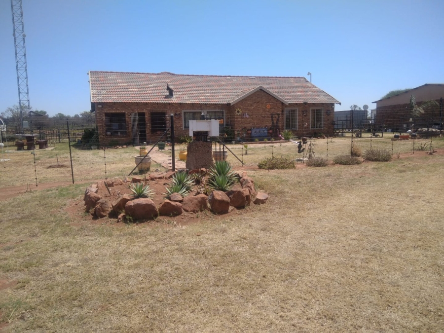  Bedroom Property for Sale in Honingneskrans Ah Gauteng