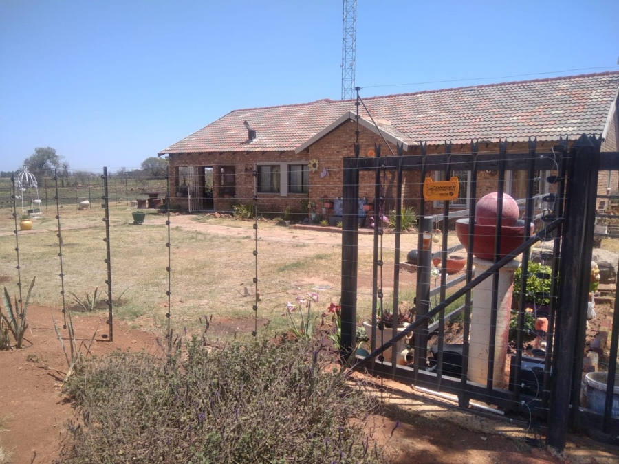  Bedroom Property for Sale in Honingneskrans Ah Gauteng