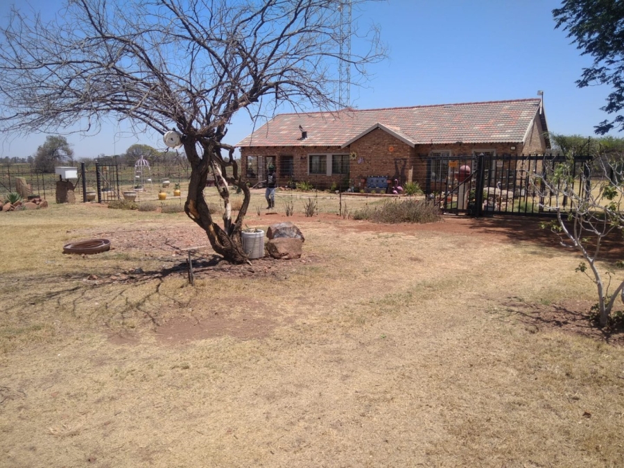  Bedroom Property for Sale in Honingneskrans Ah Gauteng