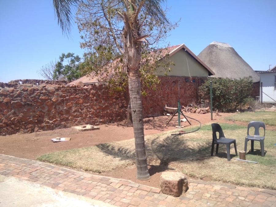  Bedroom Property for Sale in Honingneskrans Ah Gauteng