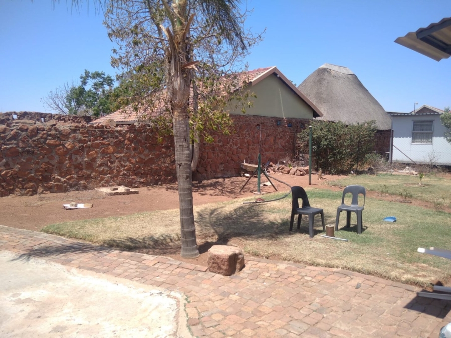  Bedroom Property for Sale in Honingneskrans Ah Gauteng