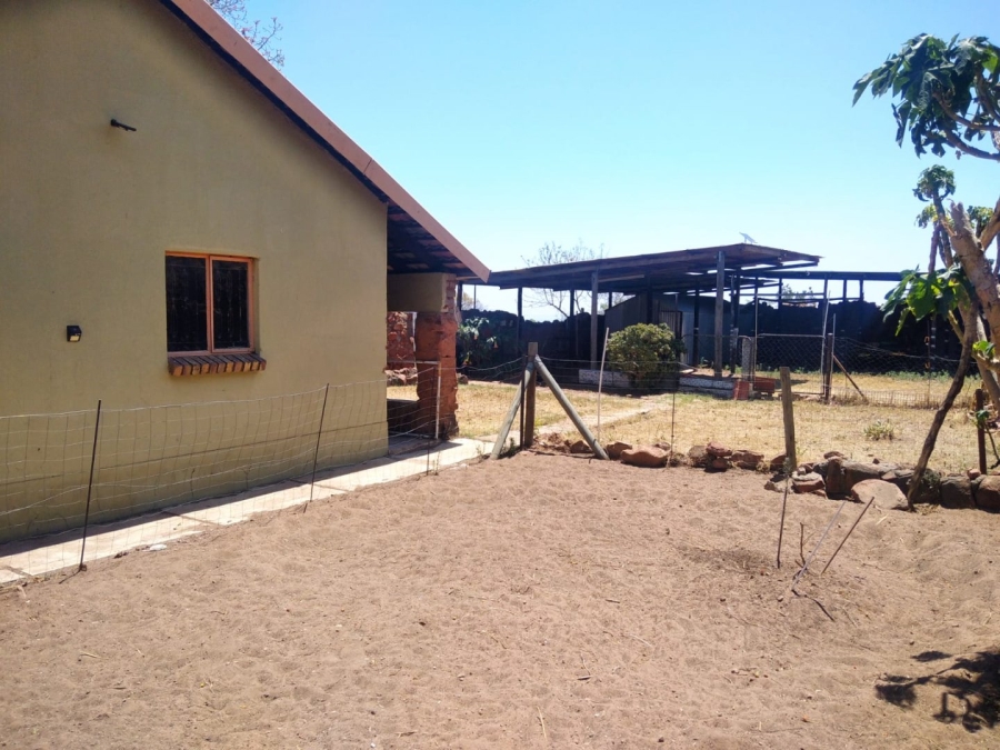  Bedroom Property for Sale in Honingneskrans Ah Gauteng