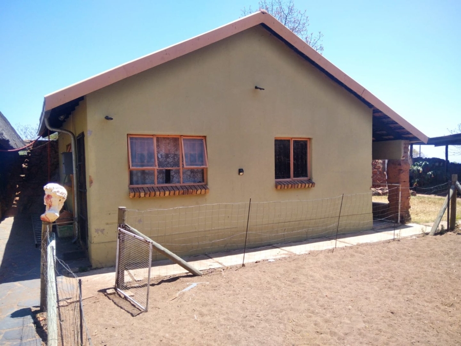  Bedroom Property for Sale in Honingneskrans Ah Gauteng