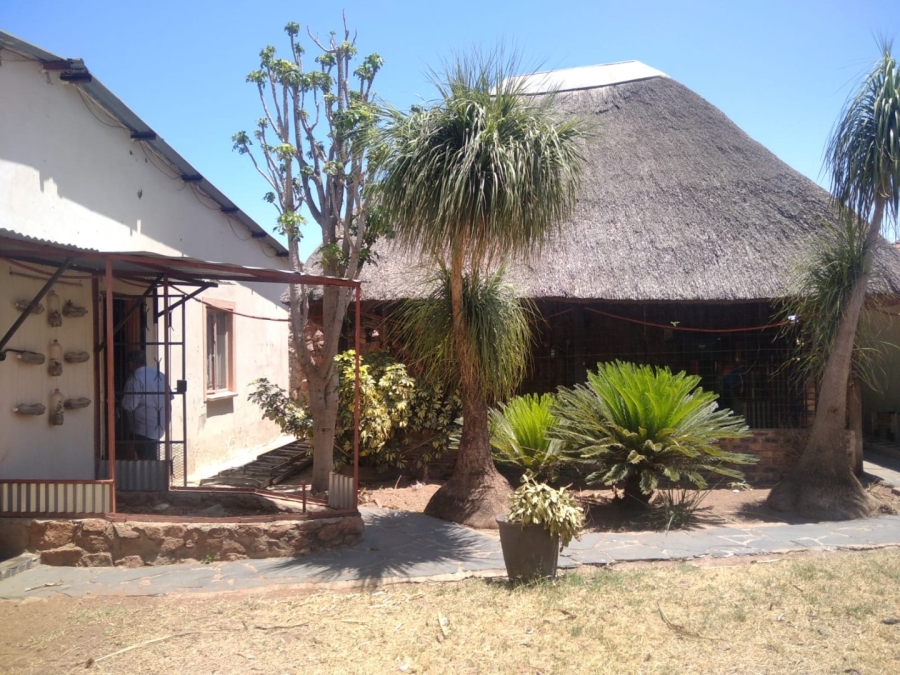  Bedroom Property for Sale in Honingneskrans Ah Gauteng