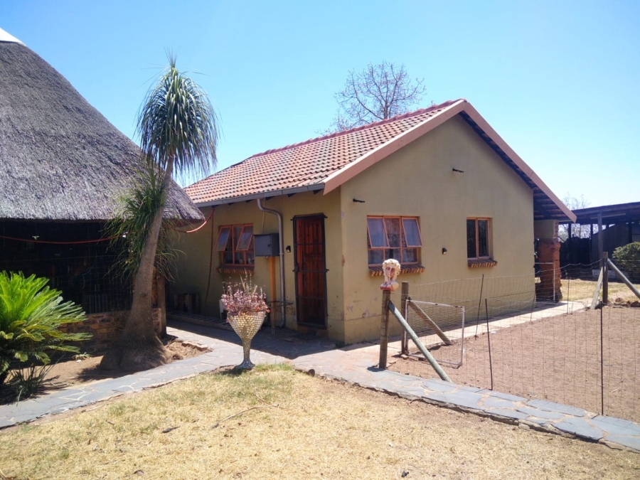  Bedroom Property for Sale in Honingneskrans Ah Gauteng