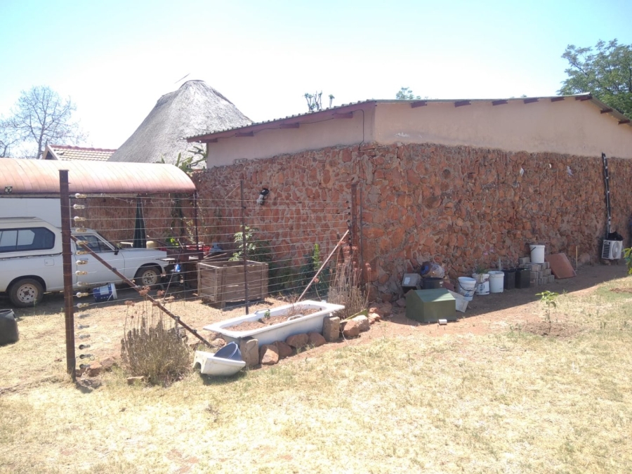  Bedroom Property for Sale in Honingneskrans Ah Gauteng