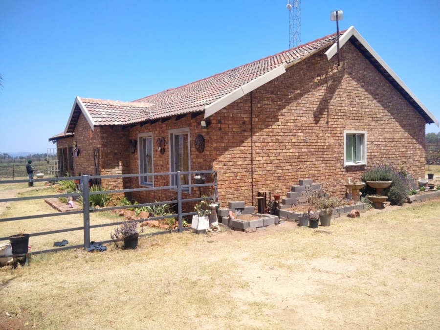  Bedroom Property for Sale in Honingneskrans Ah Gauteng