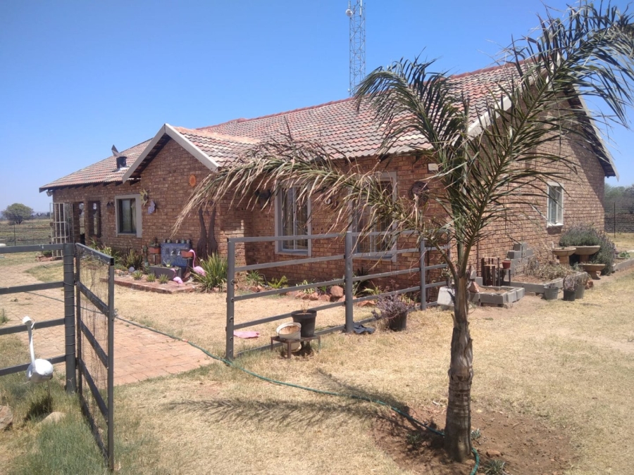  Bedroom Property for Sale in Honingneskrans Ah Gauteng