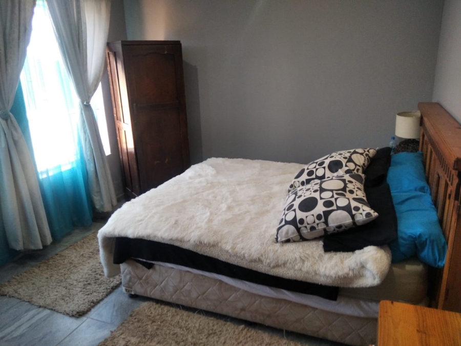  Bedroom Property for Sale in Honingneskrans Ah Gauteng