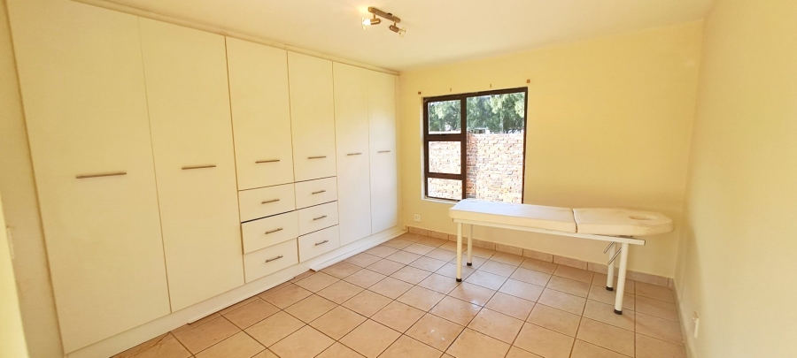 To Let 3 Bedroom Property for Rent in Randjesfontein A H Gauteng