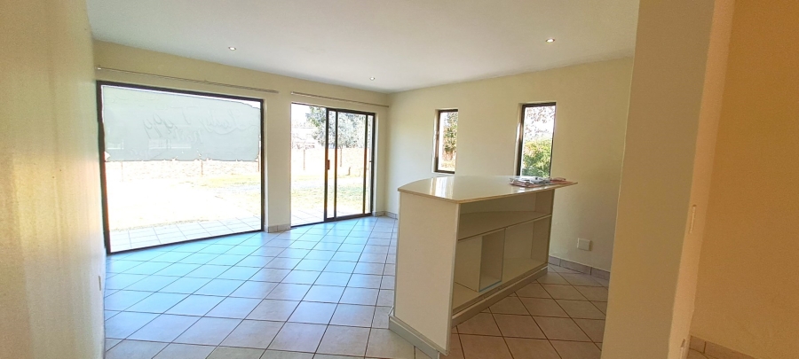 To Let 3 Bedroom Property for Rent in Randjesfontein A H Gauteng