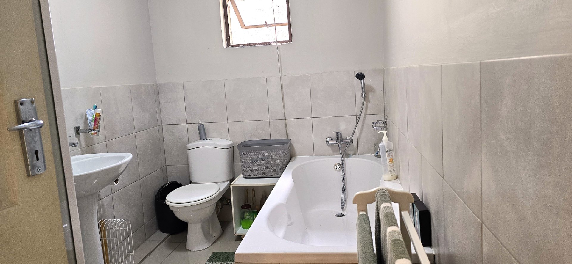 To Let 3 Bedroom Property for Rent in Randjesfontein A H Gauteng