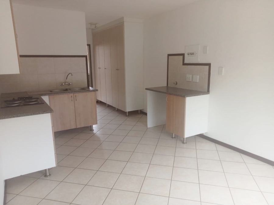 To Let 1 Bedroom Property for Rent in Noordwyk Gauteng