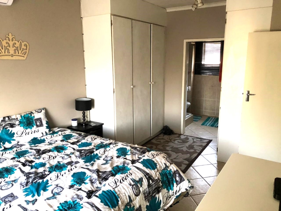 To Let 3 Bedroom Property for Rent in Vorna Valley Gauteng