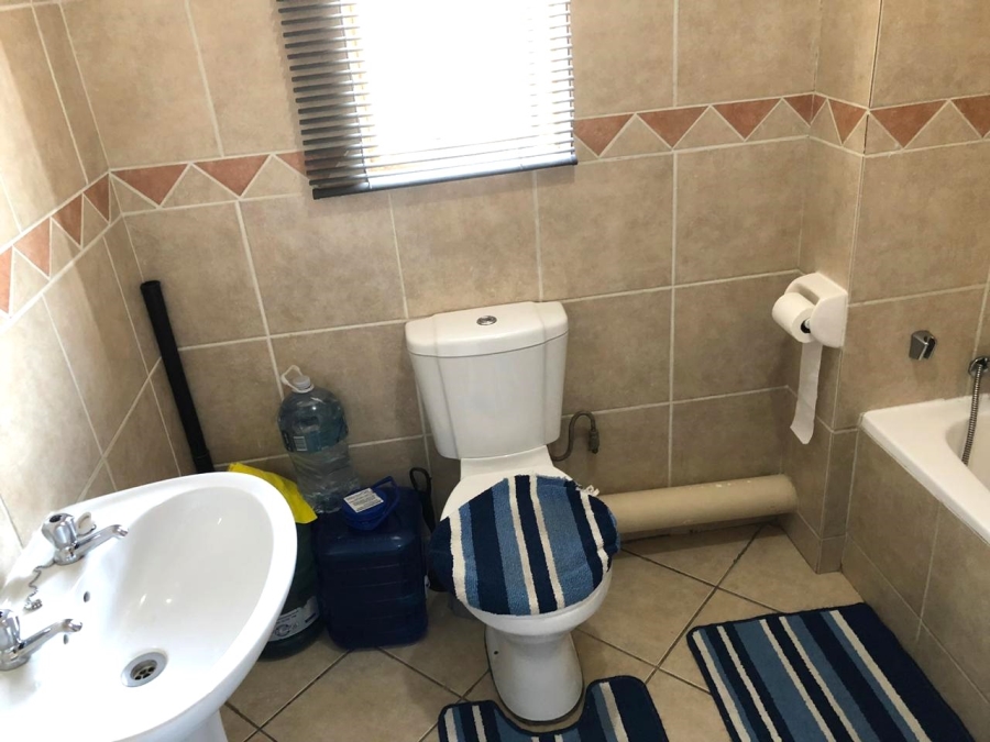 To Let 3 Bedroom Property for Rent in Vorna Valley Gauteng