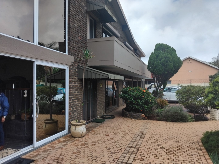 4 Bedroom Property for Sale in Dawnview Gauteng