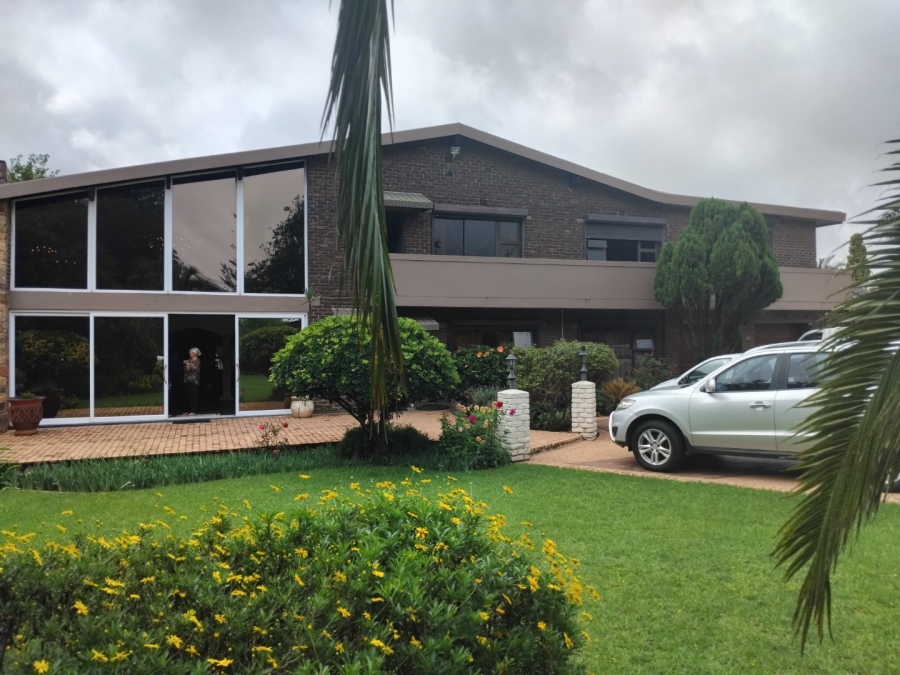 4 Bedroom Property for Sale in Dawnview Gauteng