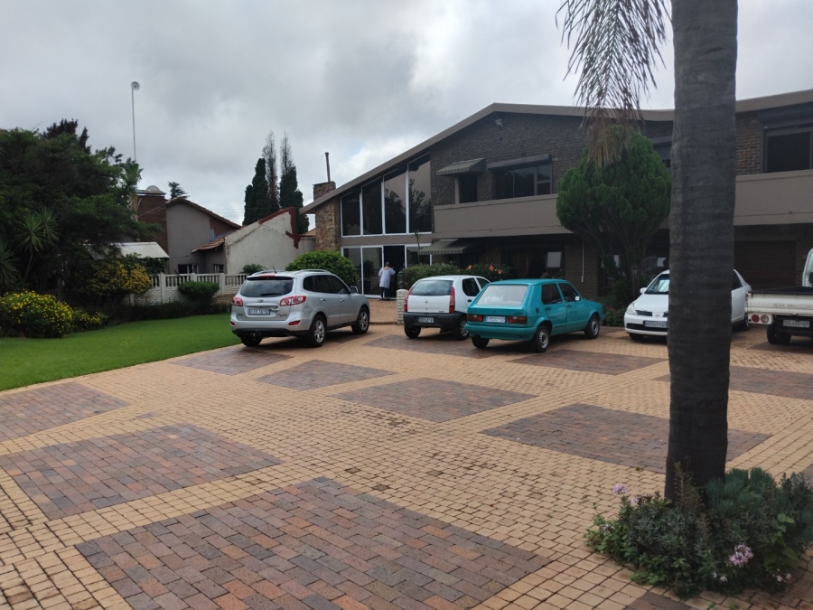 4 Bedroom Property for Sale in Dawnview Gauteng