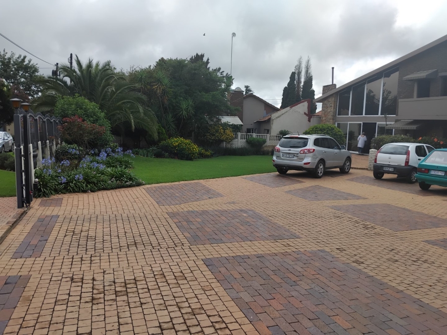 4 Bedroom Property for Sale in Dawnview Gauteng